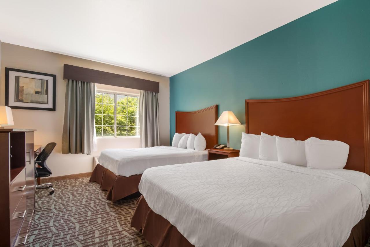 Surestay Plus Hotel By Best Western Topeka Bagian luar foto