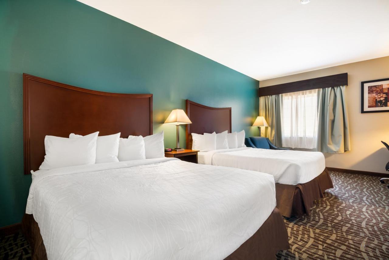 Surestay Plus Hotel By Best Western Topeka Bagian luar foto