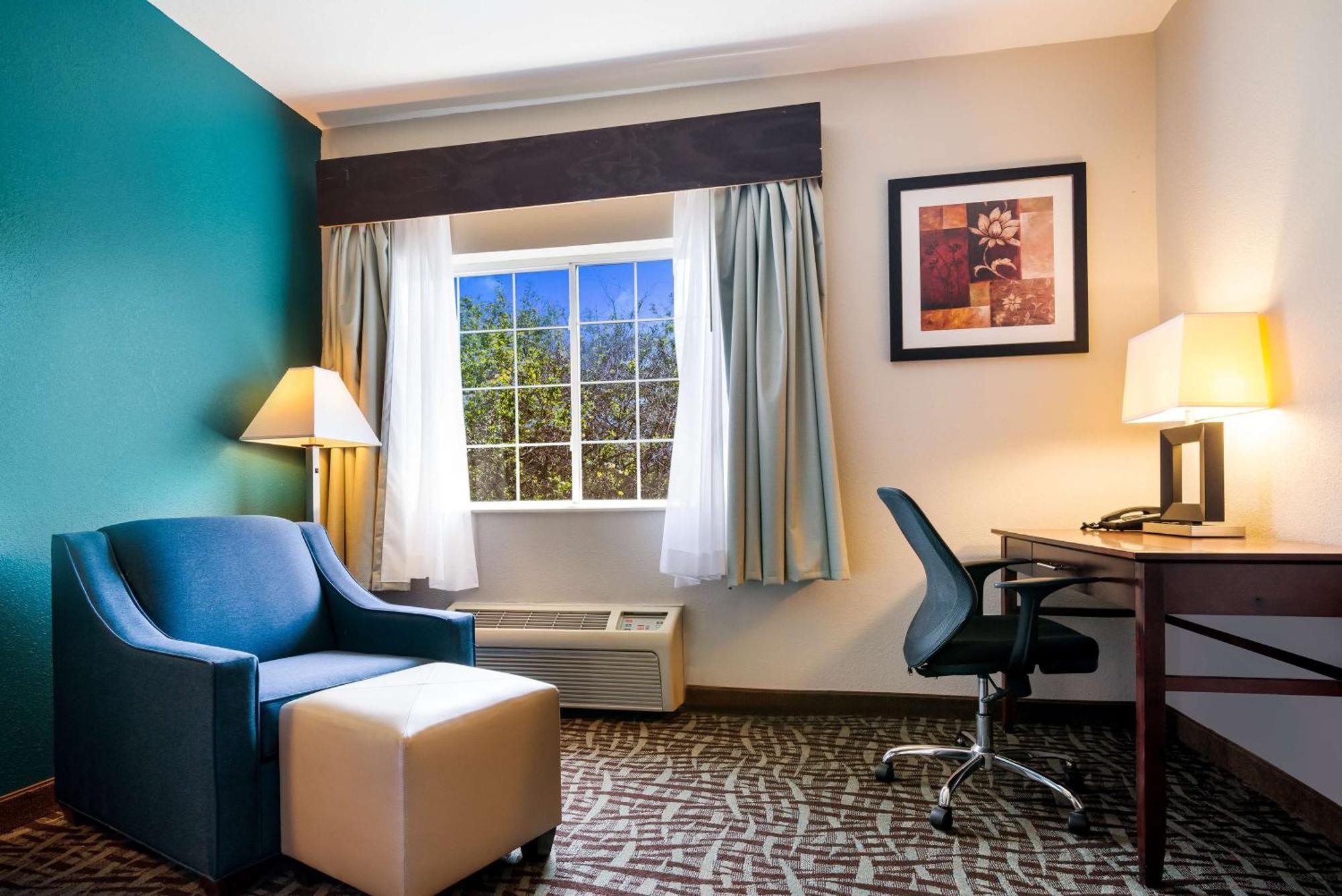 Surestay Plus Hotel By Best Western Topeka Bagian luar foto