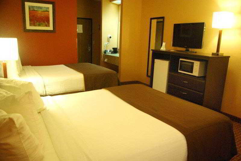 Surestay Plus Hotel By Best Western Topeka Bagian luar foto